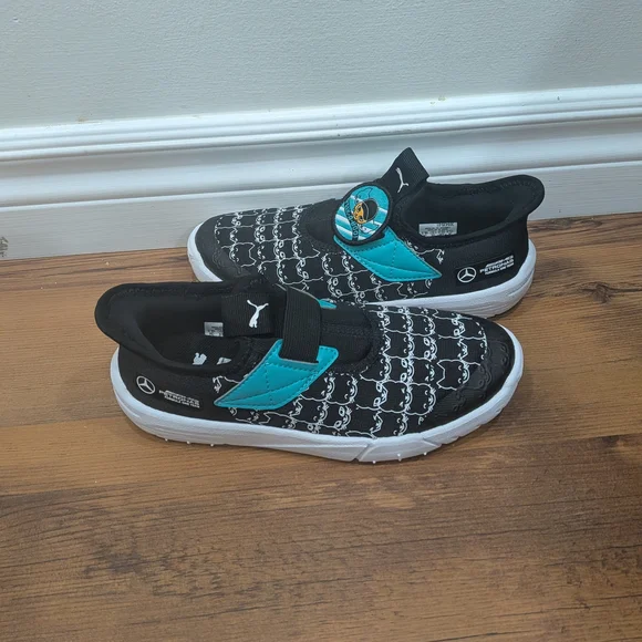 NWOT Puma Motorsport Mercedes AMG- Petronas Unisex Kids Patterned Sneakers - Picture 3 of 9
